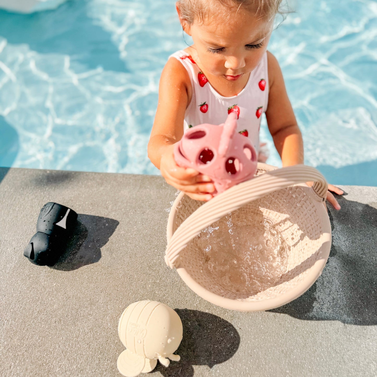 Strawberry Patch Bath Toys