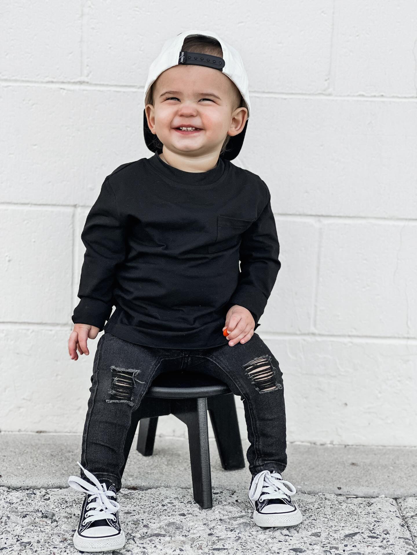 DISTRESSED JEANS - BLACK