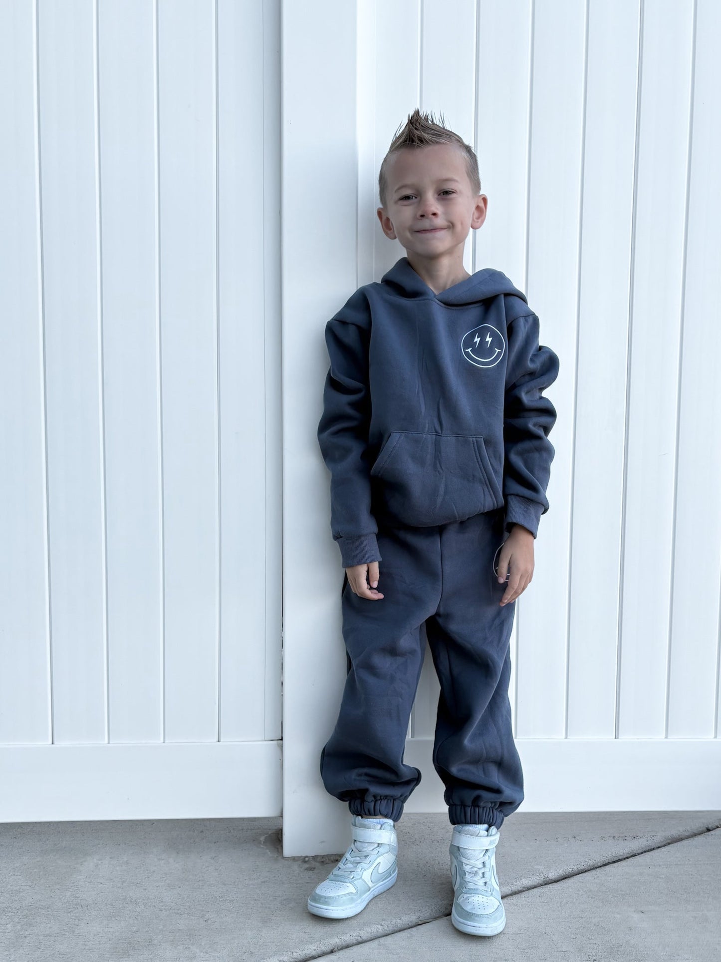 STAY COZY • SMILEY SWEATSUIT