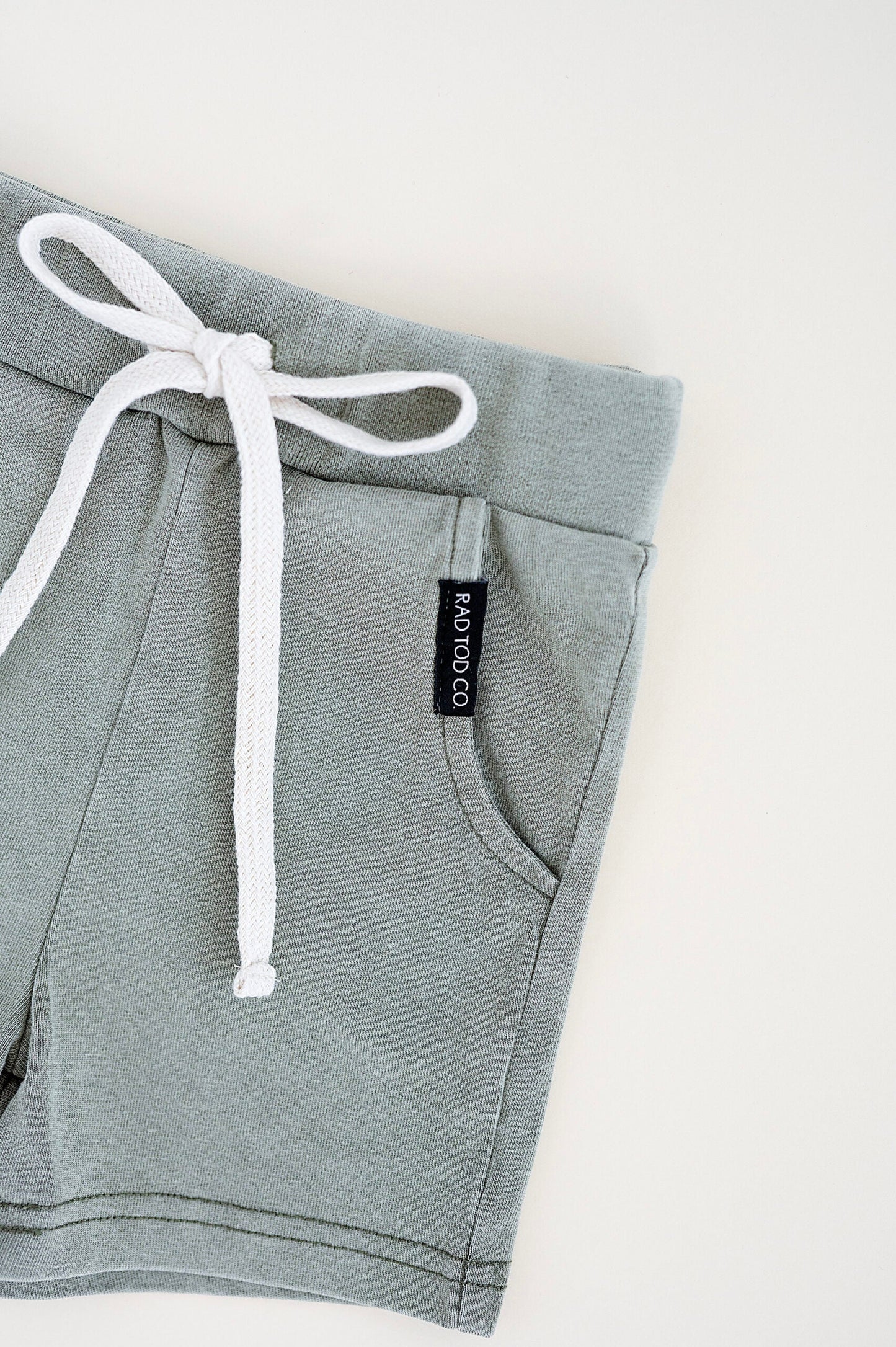 ACID WASH SHORTS - MATCHA