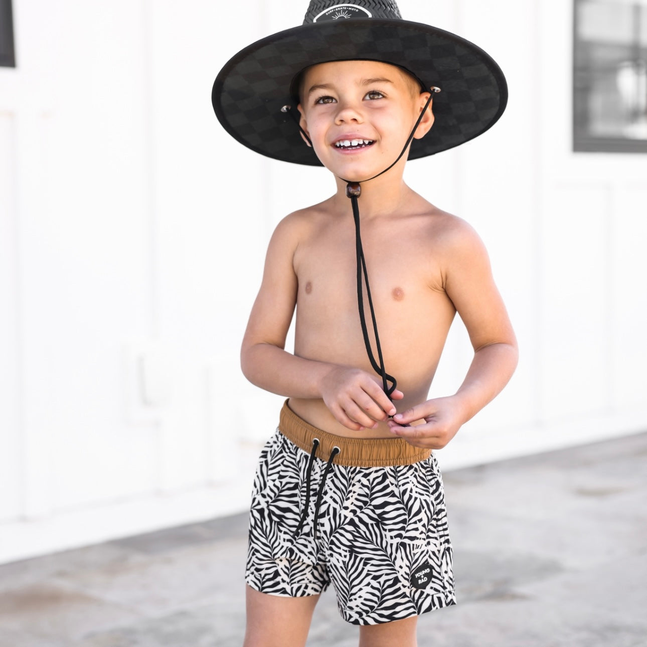 Wave Watcher Straw Hat (midnight)