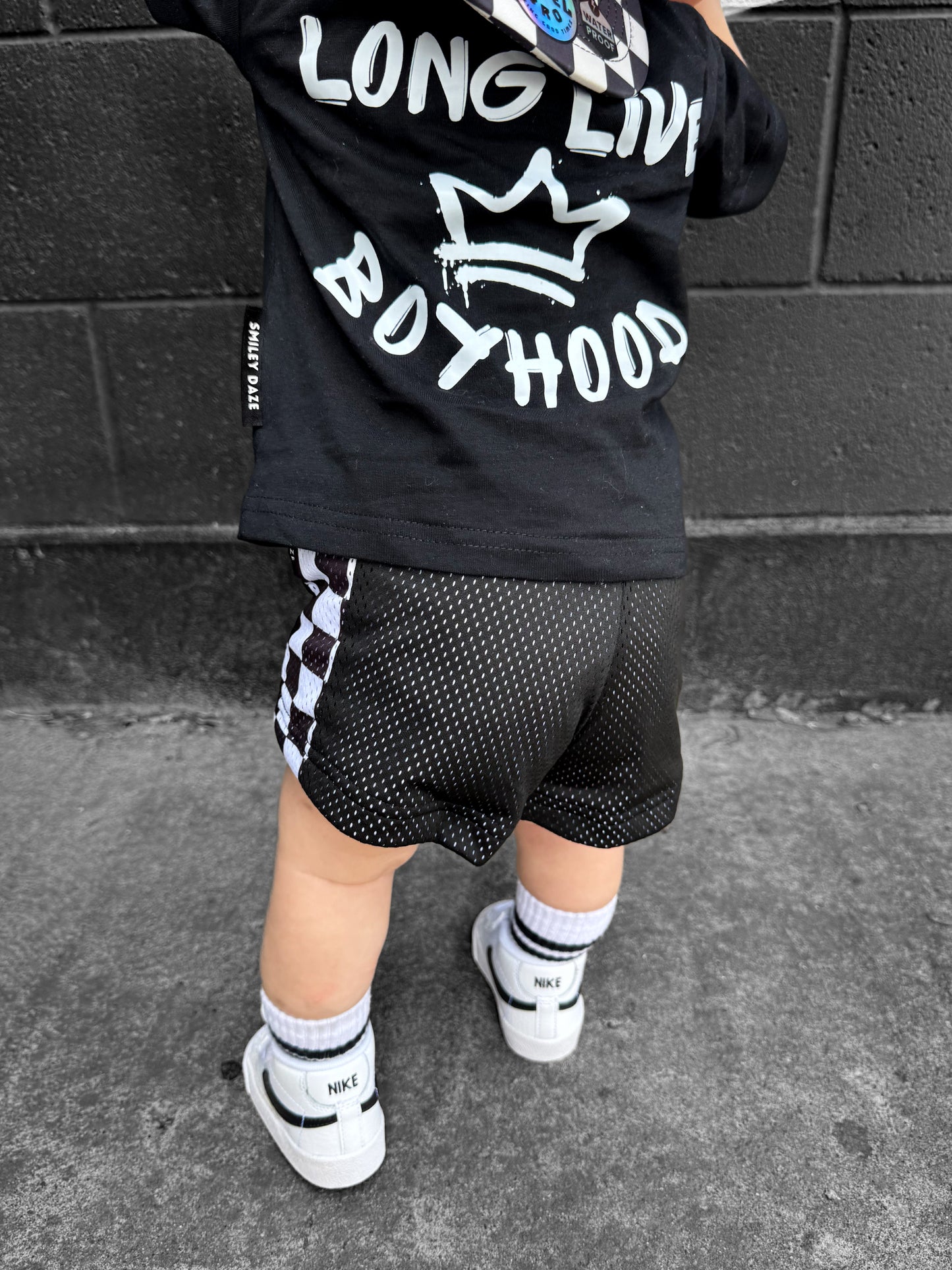 BLACKOUT • MESH SHORTS