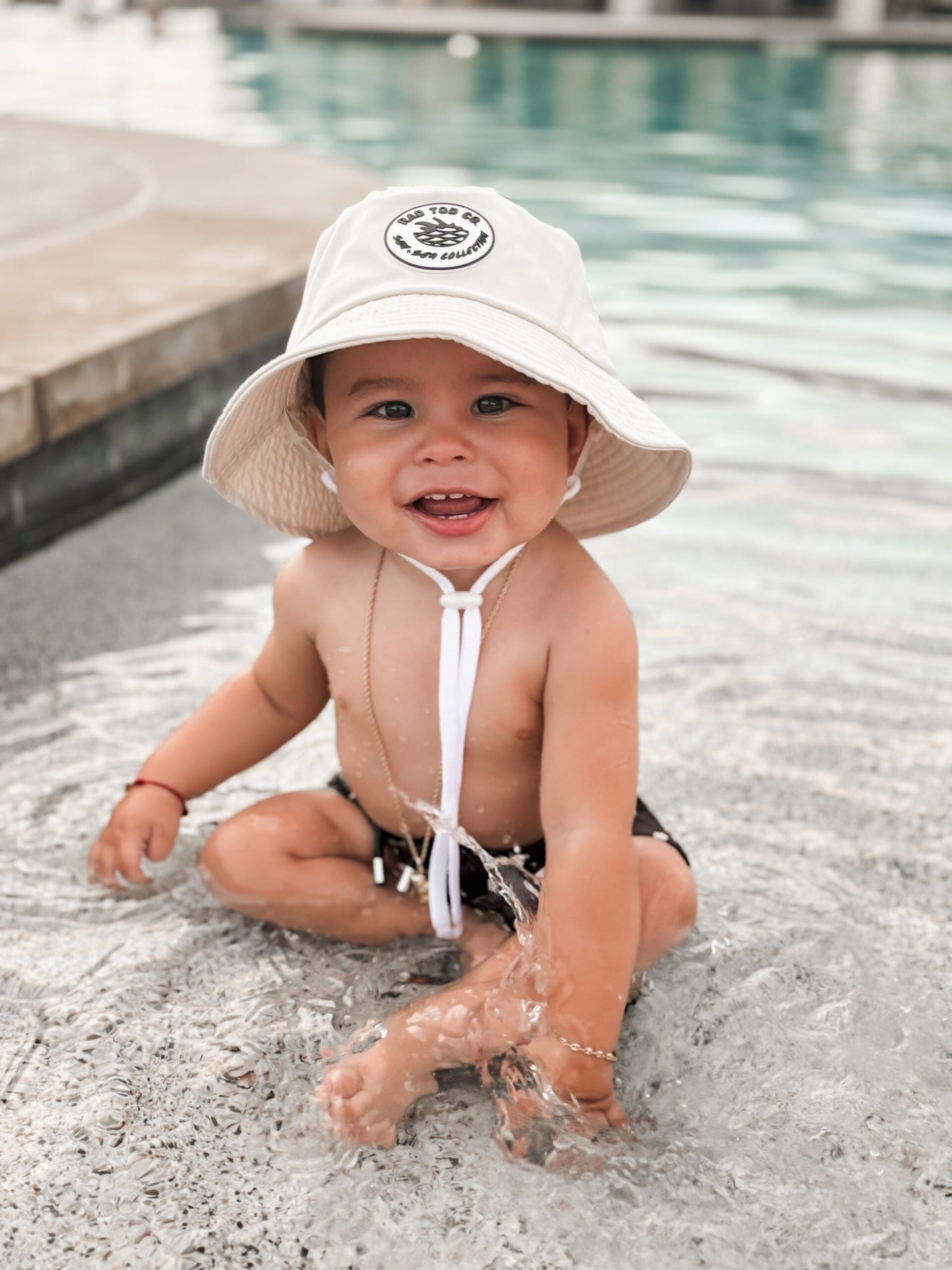 MANHATTAN WATERPROOF BUCKET HAT