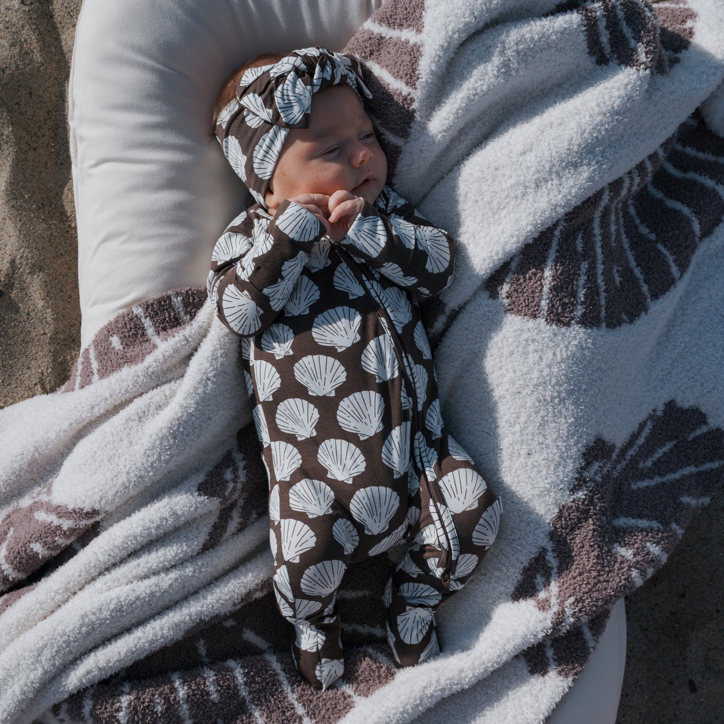*PRE-ORDER* Plush Blanket | Seashells
