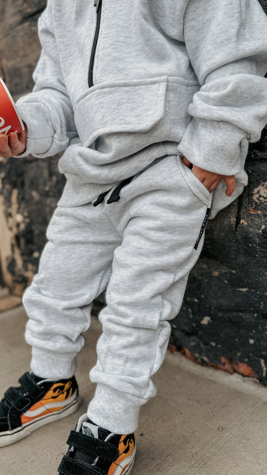 HEATHER GRAY • JOGGERS