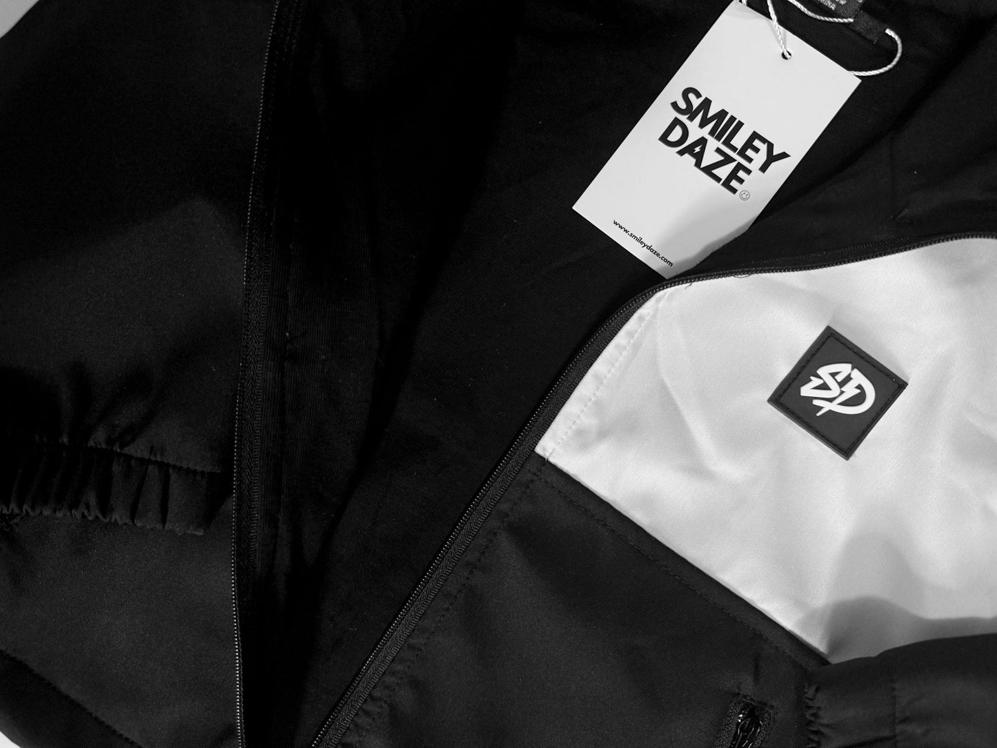 COLOR BLOCK • WINDBREAKER