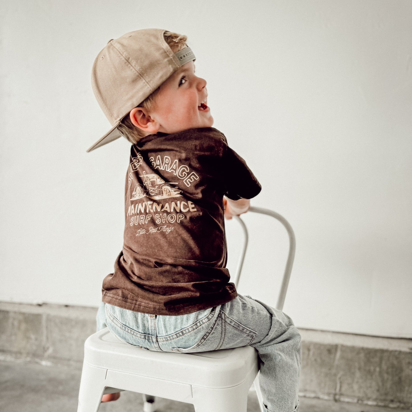 DUDES GARAGE TEE - VINTAGE BROWN