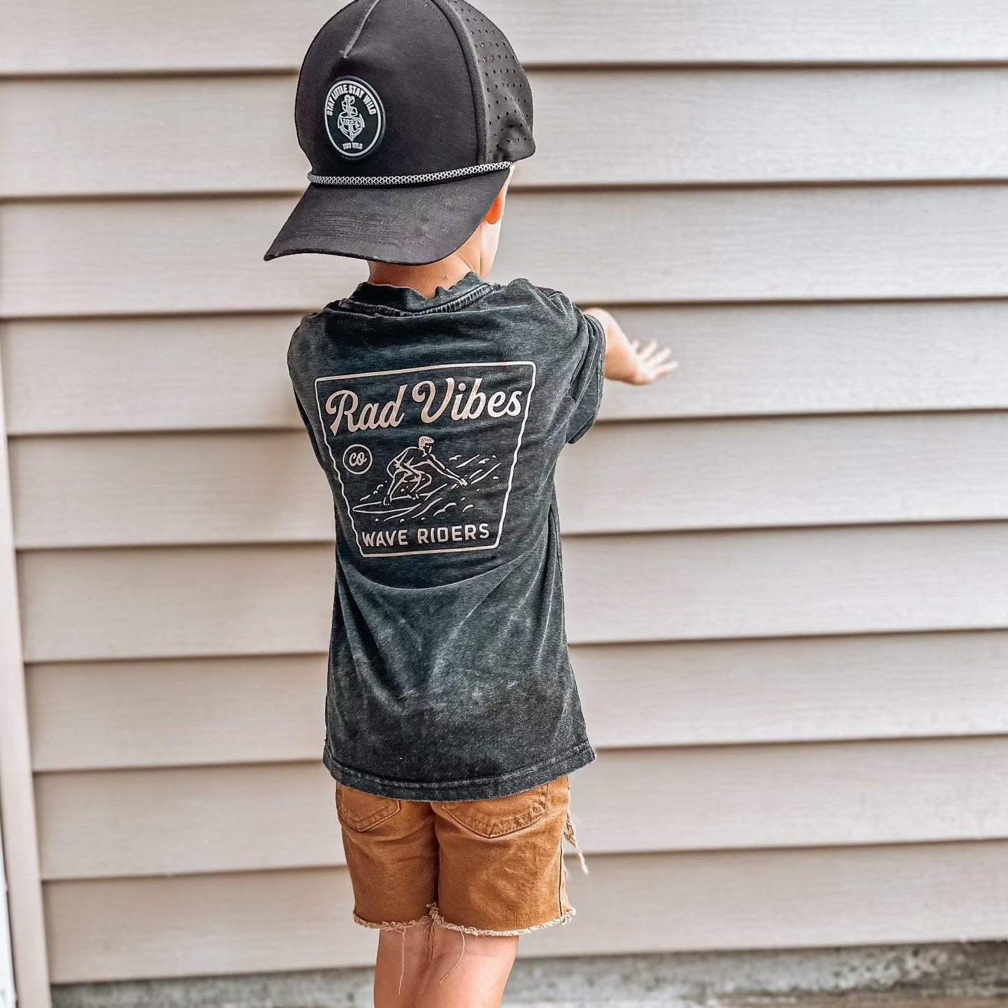 THE MAVERICKS TEE - FADED BLACK