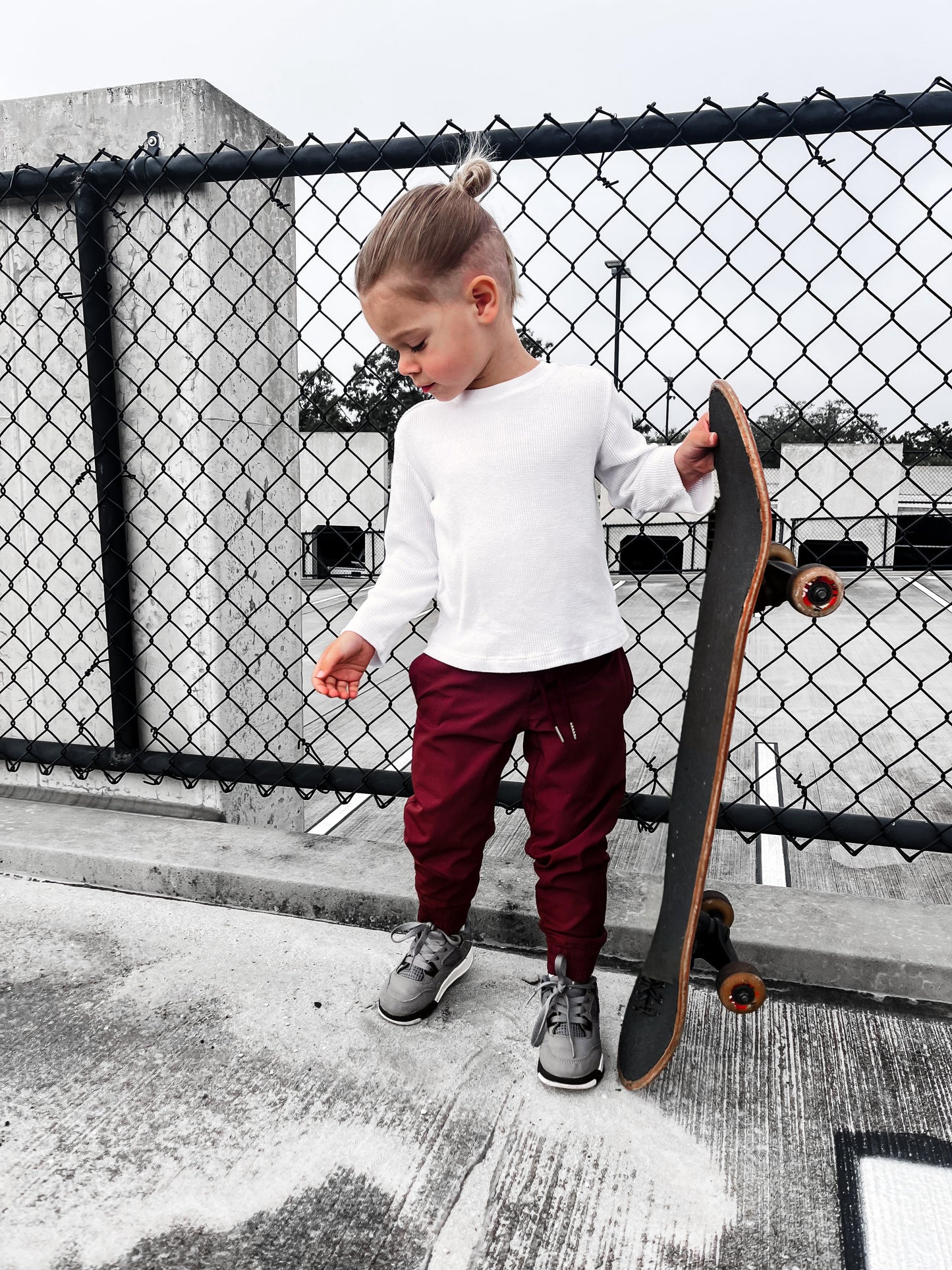 (PRE-ORDER) VETERAN SLIM FIT JOGGER - CRIMSON