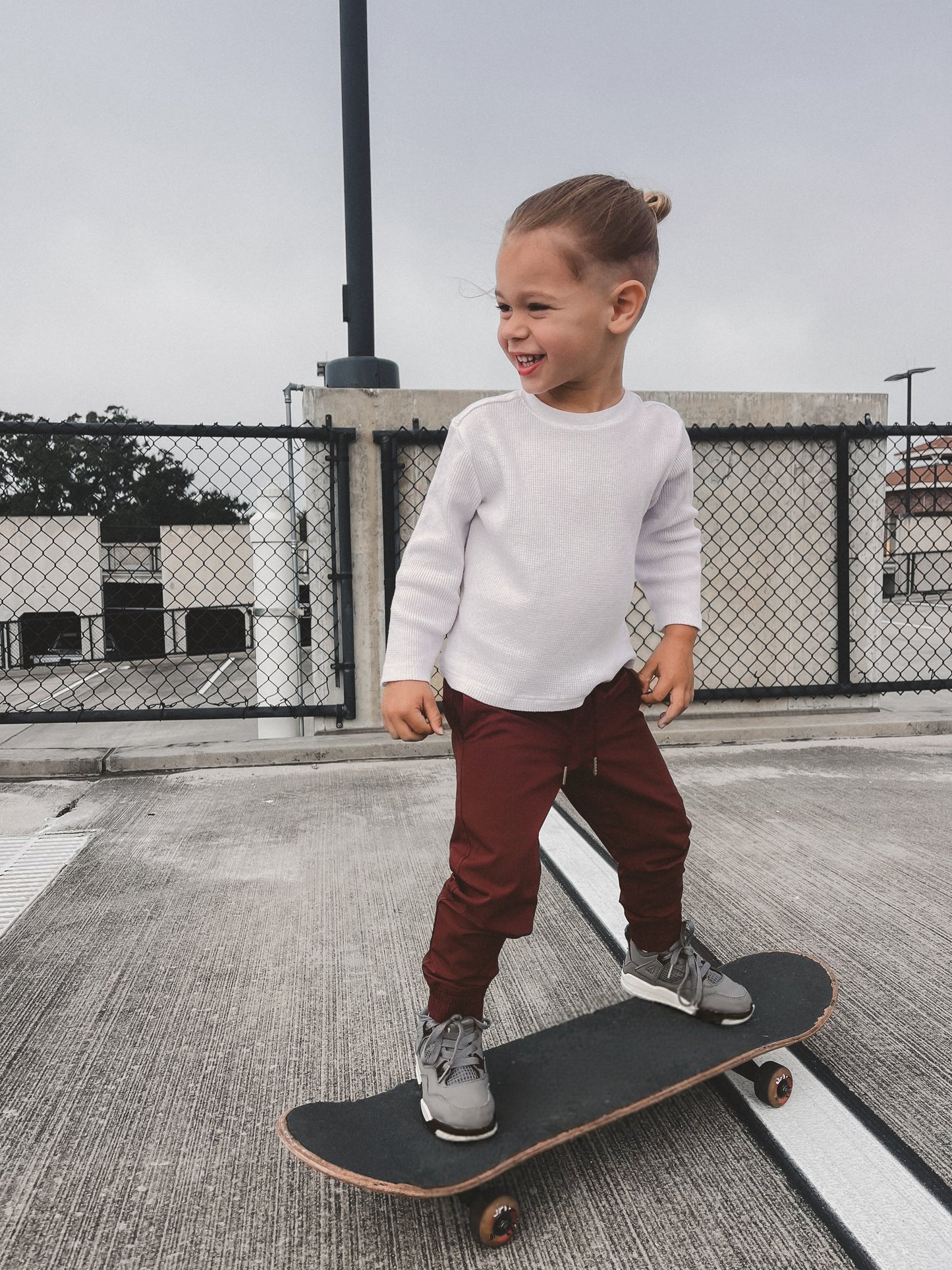 (PRE-ORDER) VETERAN SLIM FIT JOGGER - CRIMSON