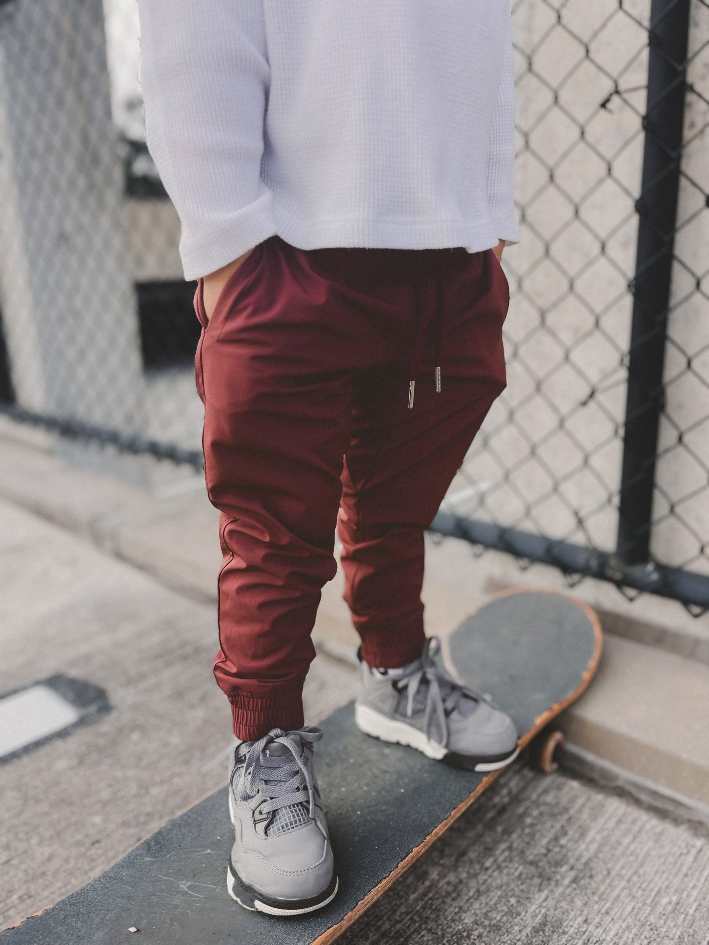 (PRE-ORDER) VETERAN SLIM FIT JOGGER - CRIMSON