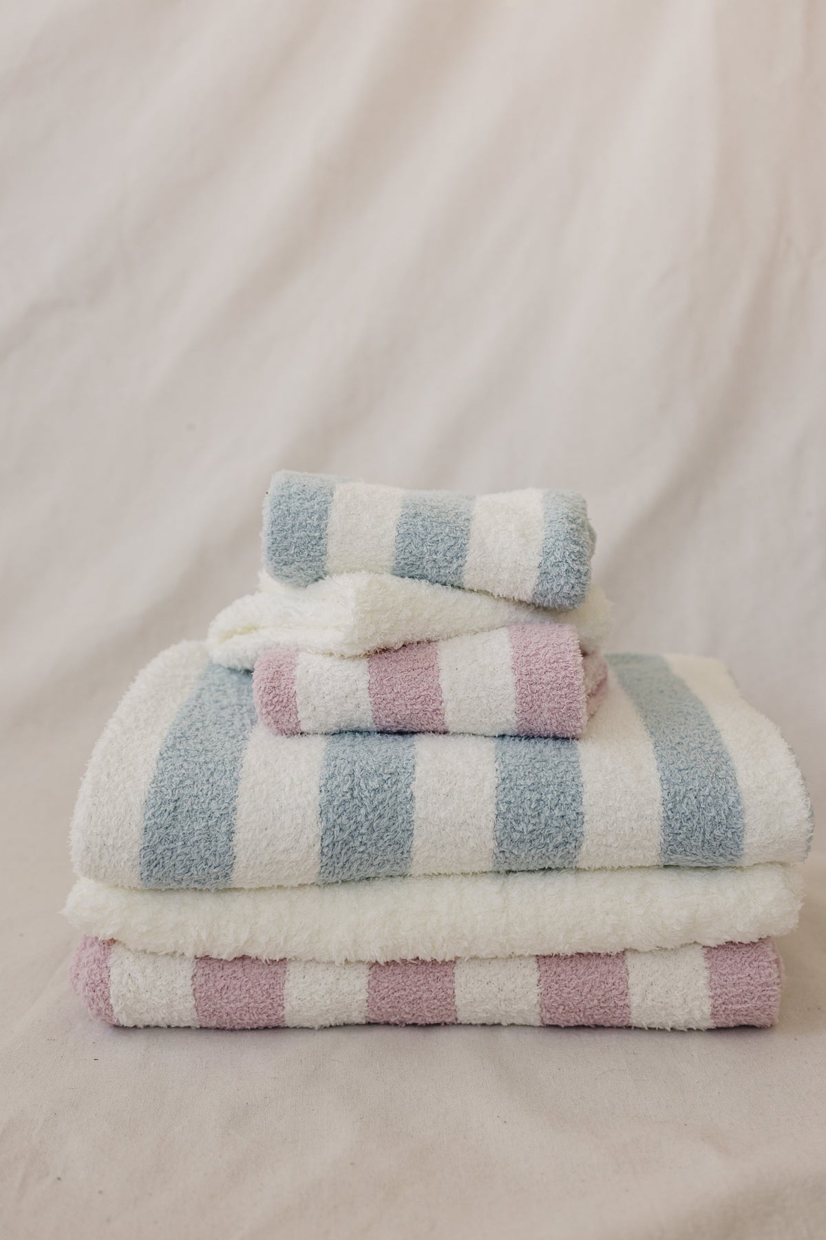 Cream Ribbed Plush Blanket