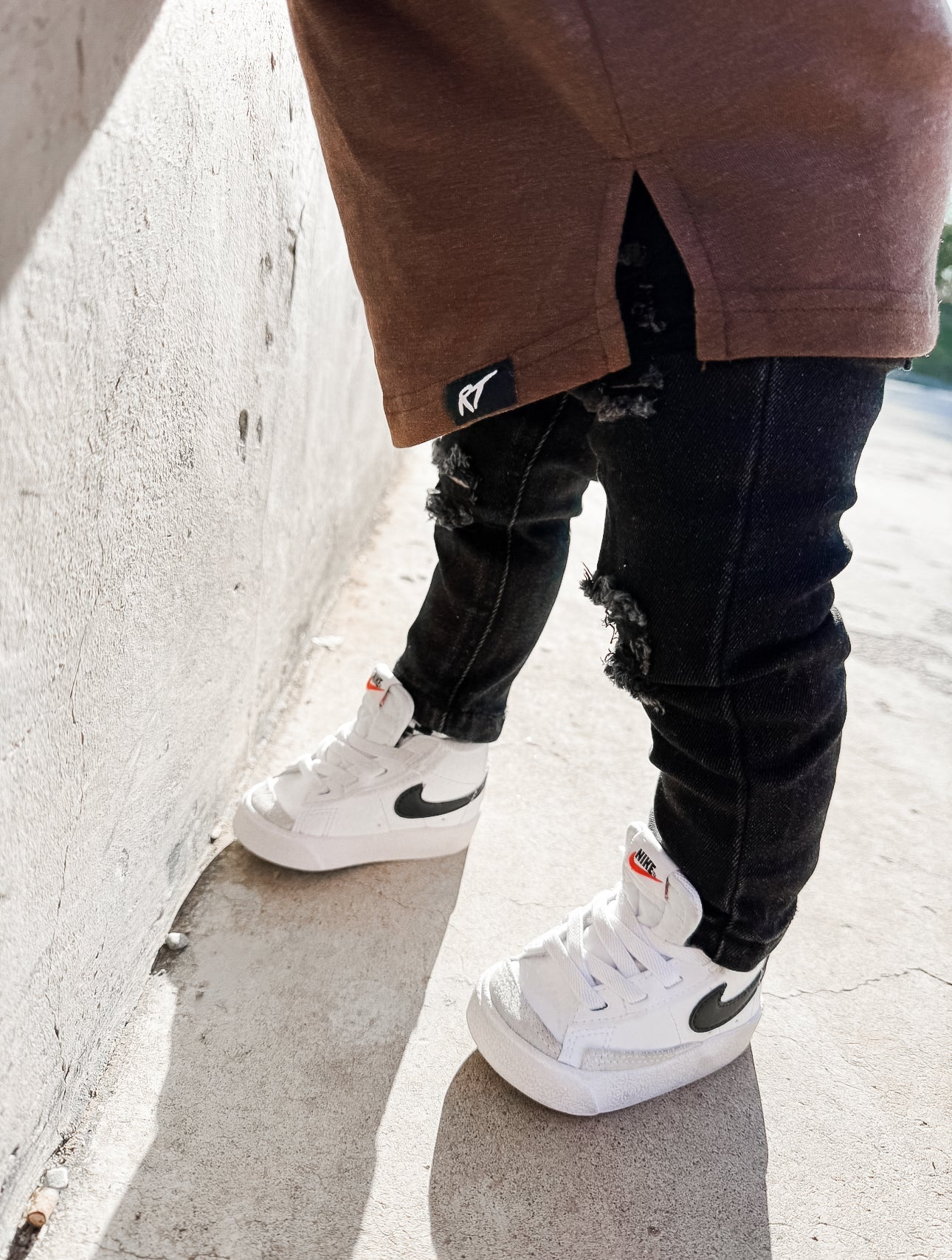 DISTRESSED JEANS - ONYX WASH