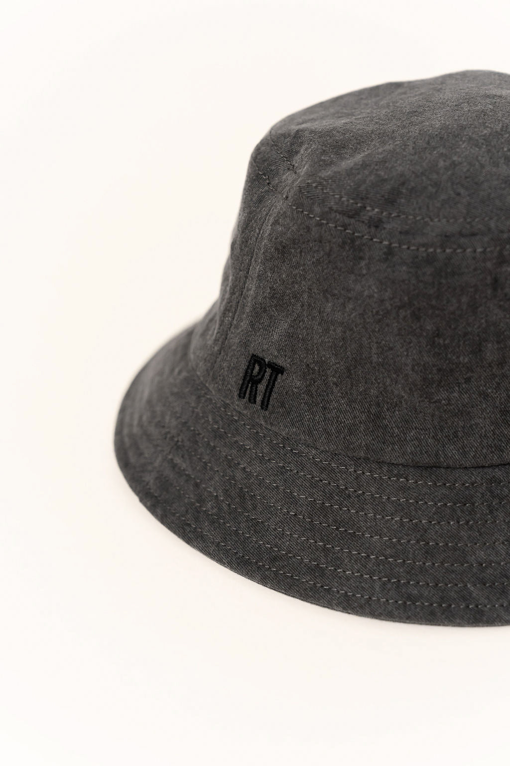 LITTLE LEGEND BUCKET HAT